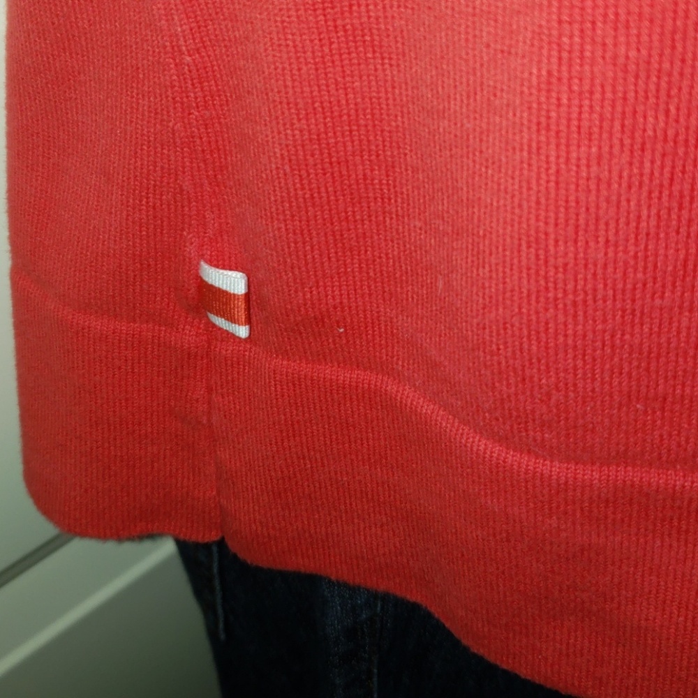 Bright red tank top - Picture 2 of 4